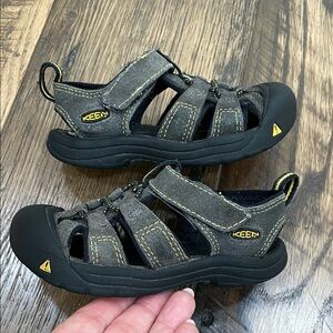 Keen sandals boy toddler 6